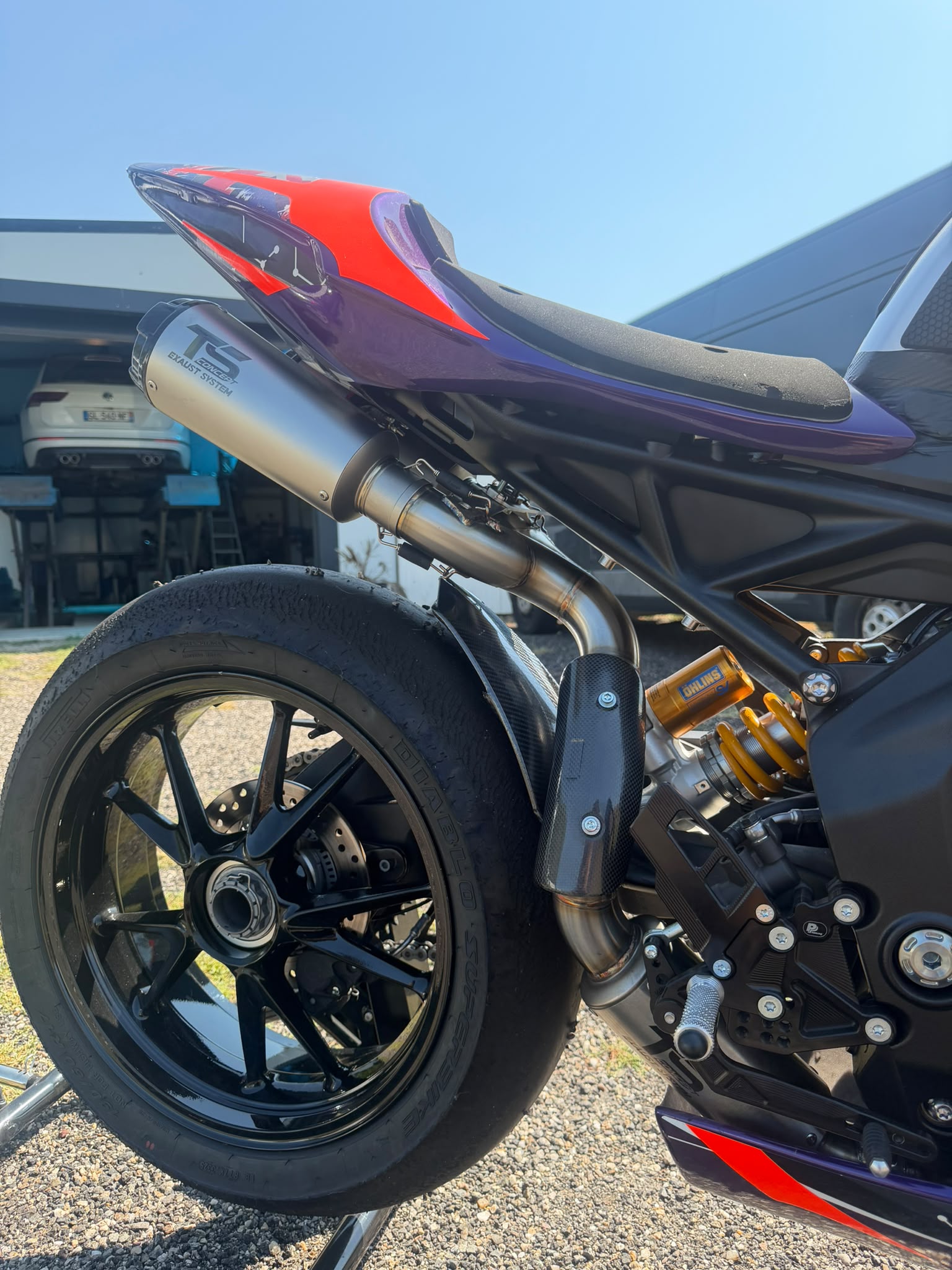 Demi ligne sous selle triumph speed triple 1200 rs